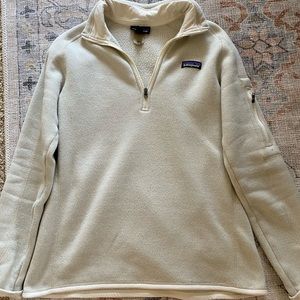 Good condition Patagonia pullover. Sweater knit material.